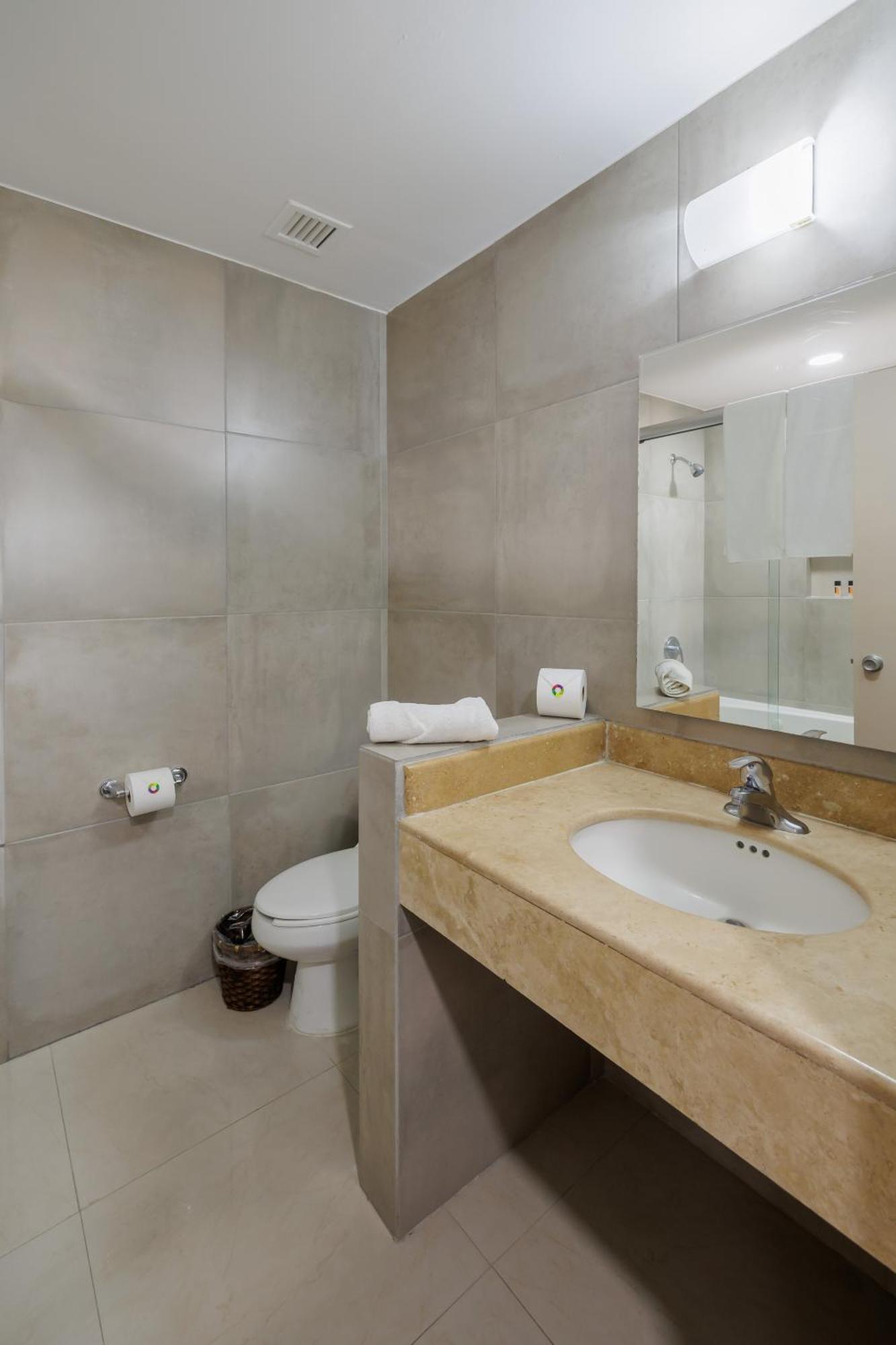 Hotel Suites Mexico Plaza Leon Campestre Ngoại thất bức ảnh